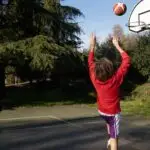 3 Reasons to Ensure Your Kids Play Sports Such as Basketball on a Regular Basis This Summer
