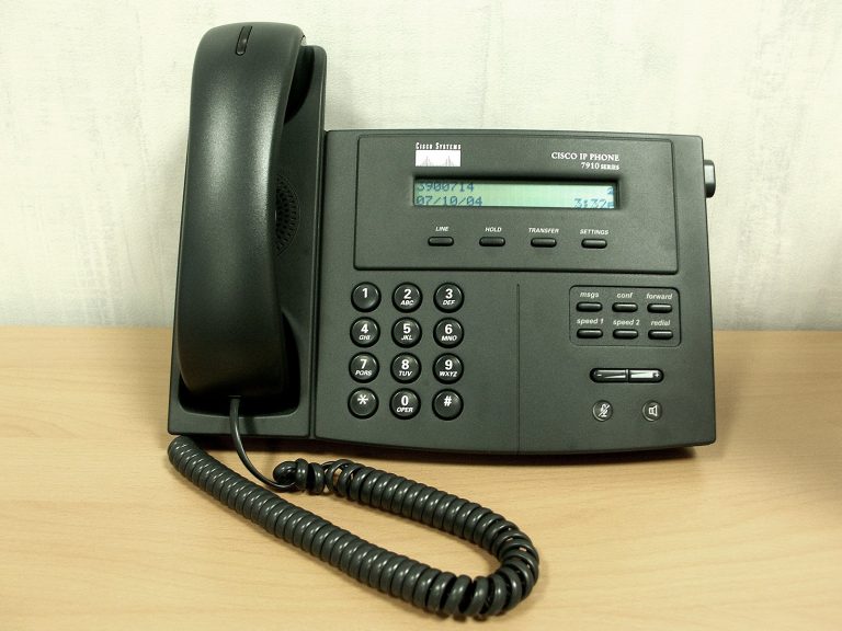 difference between voip and sip
