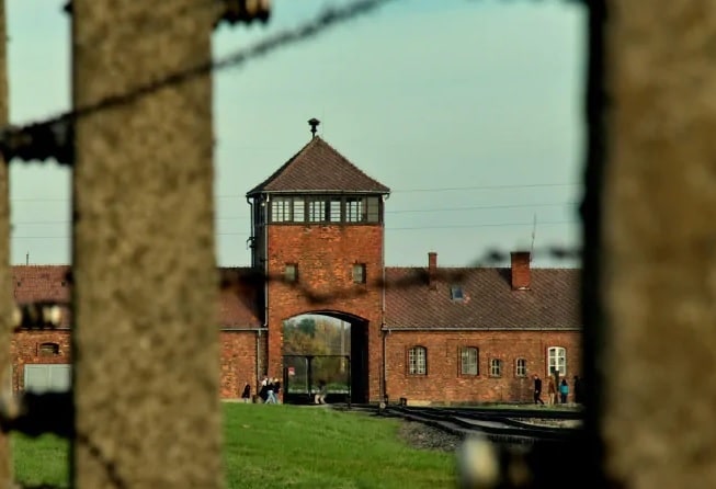 tour to Auschwitz-Birkenau